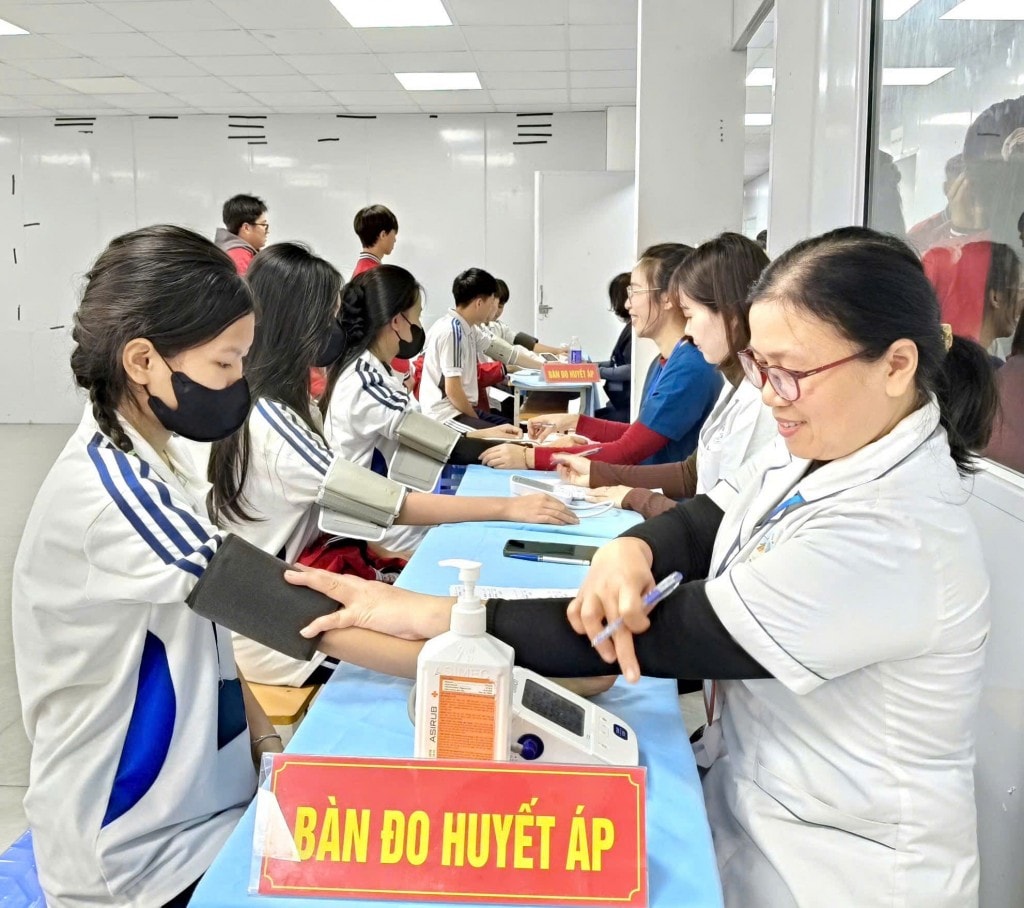: Triển khai khám sức khỏe định kỳ, chăm sóc sức khỏe năm học 2025 - 2026 cho các học sinh : Triển khai khám sức khỏe định kỳ, chăm sóc sức khỏe năm học 2025 - 2026 cho các học sinh