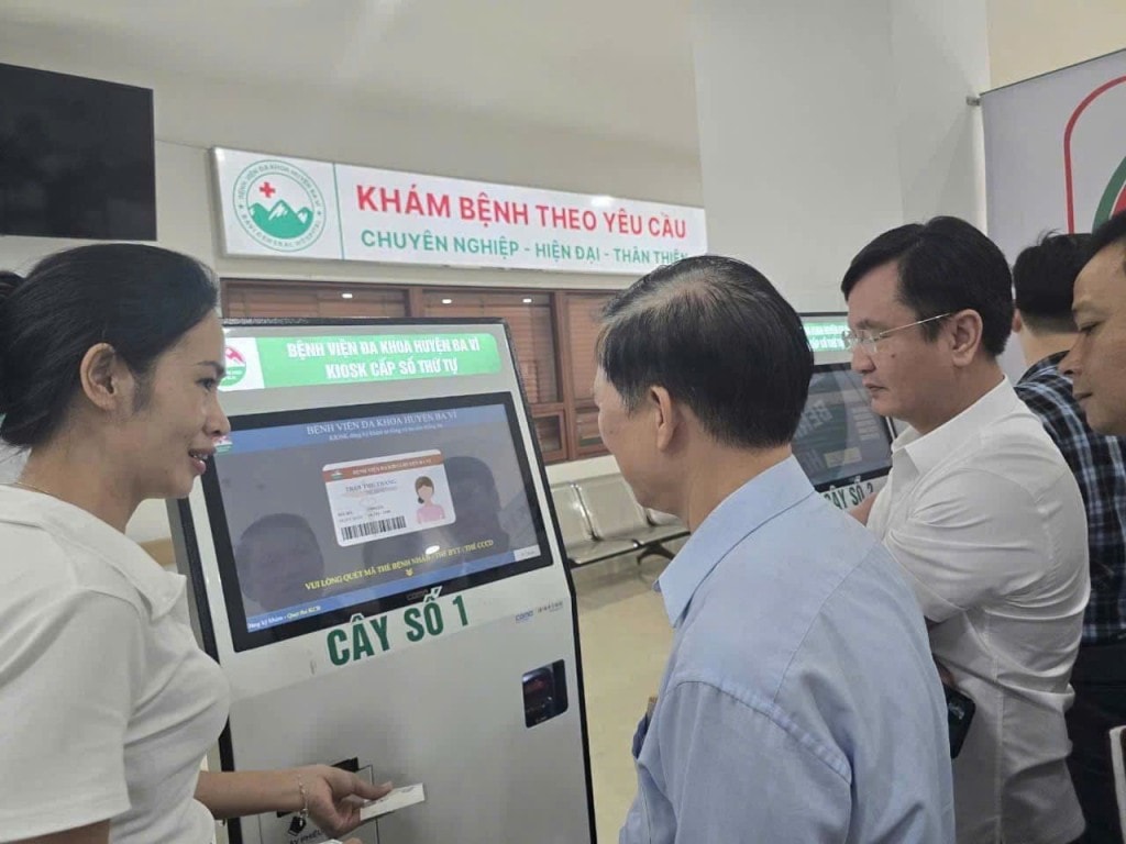 Kiosk cấp số thứ tự tự động tại Bệnh viên đa khoa Ba Vì Kiosk cấp số thứ tự tự động tại Bệnh viên đa khoa Ba Vì