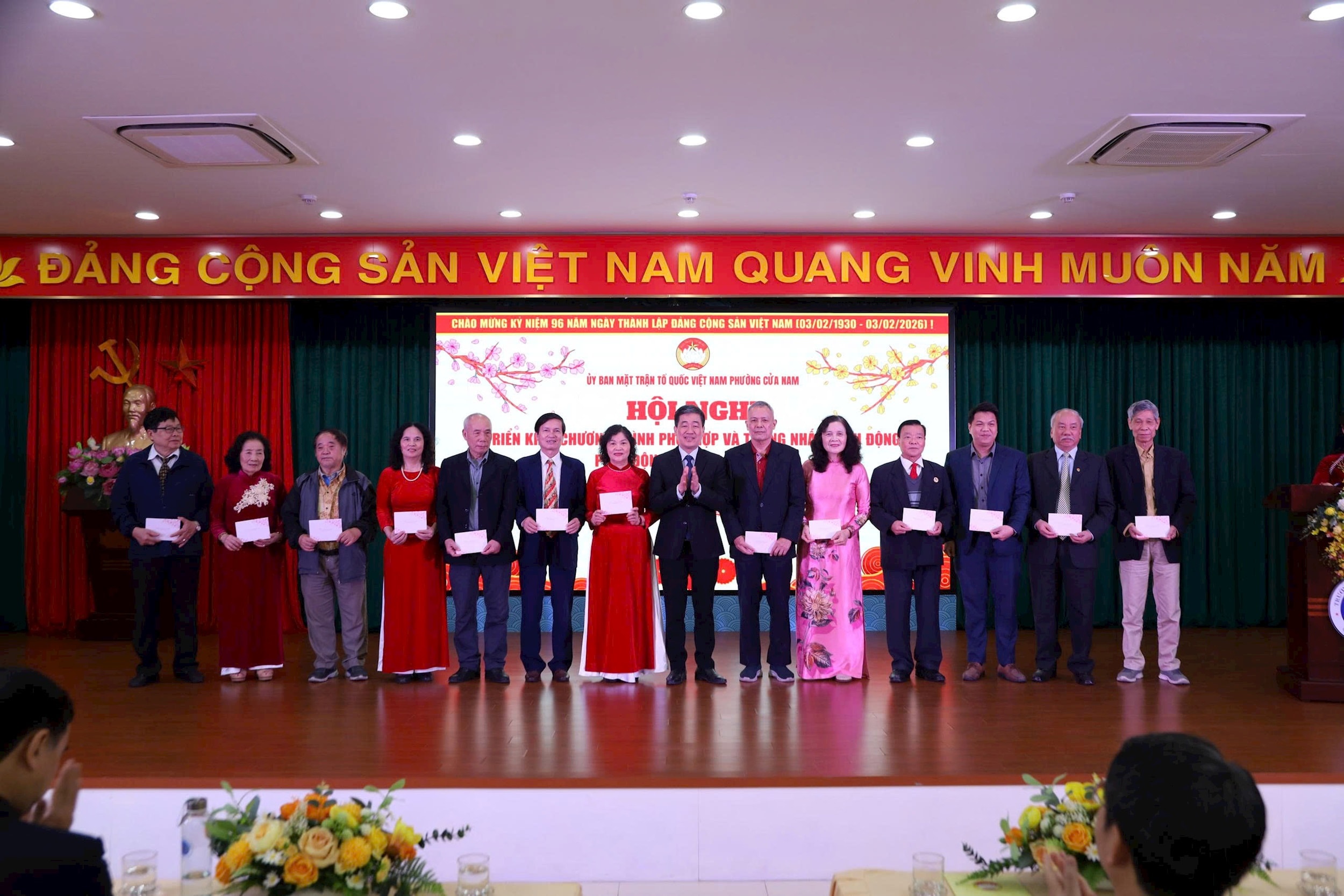 cn-khen-a-hoan-.jpg