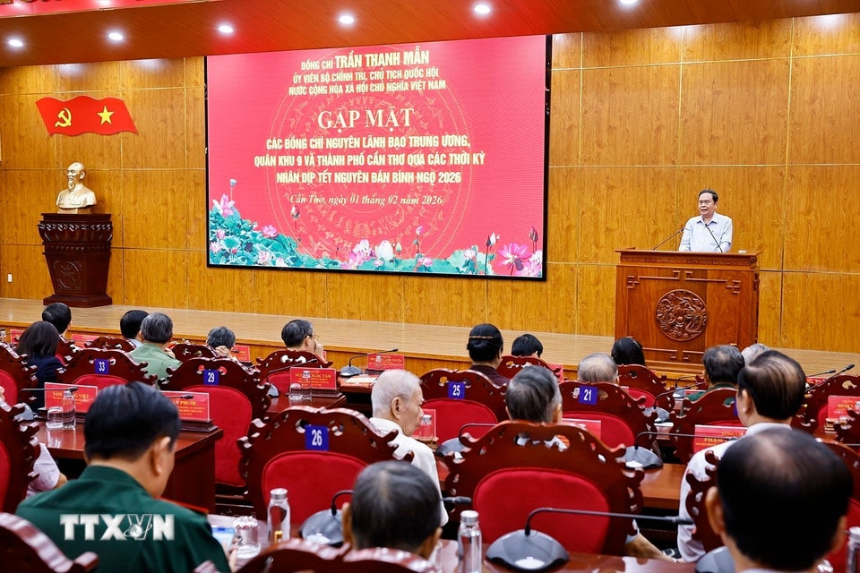 chu-tich-quoc-hoi-gap-mat-lanh-dao-nguyen-lanh-dao-can-tho-cac-thoi-ky-2.jpg