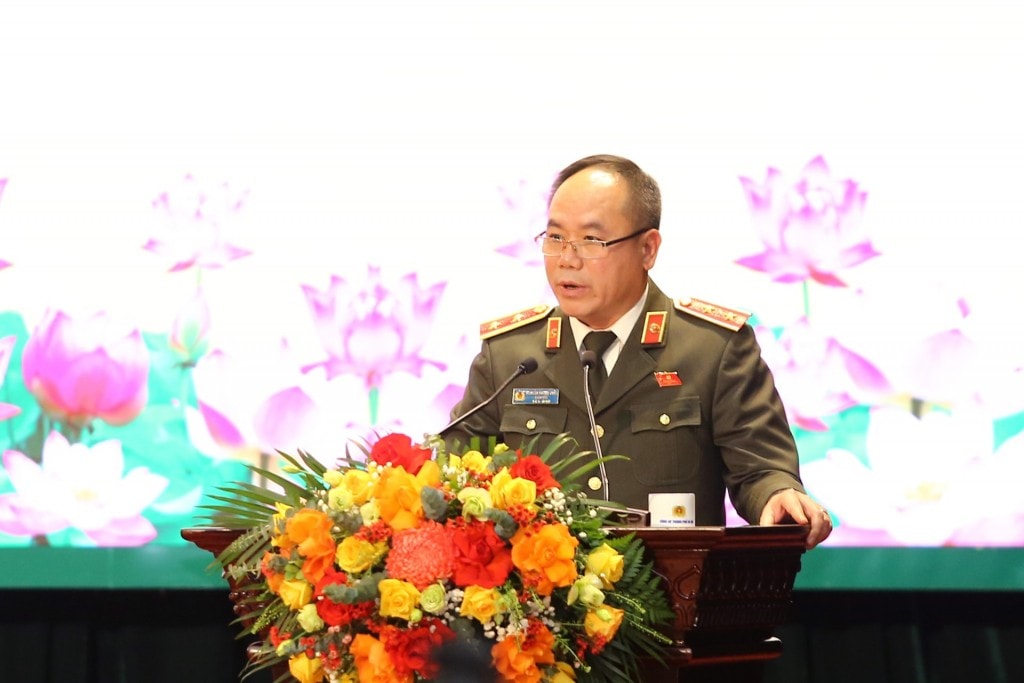 Trung tướng Nguyễn Thanh Tùng phát biểu đáp từ tại buổi gặp mặt. Ảnh: Lam Thanh