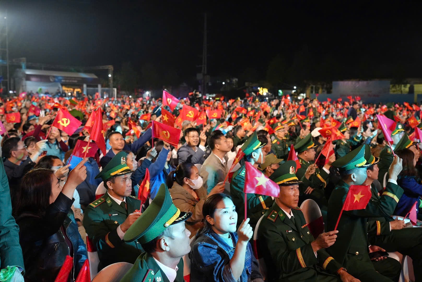 xuan-bien-phong-nguoi-dan.jpg