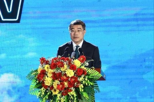 xuan-bien-phong-le-minh-hung.jpg