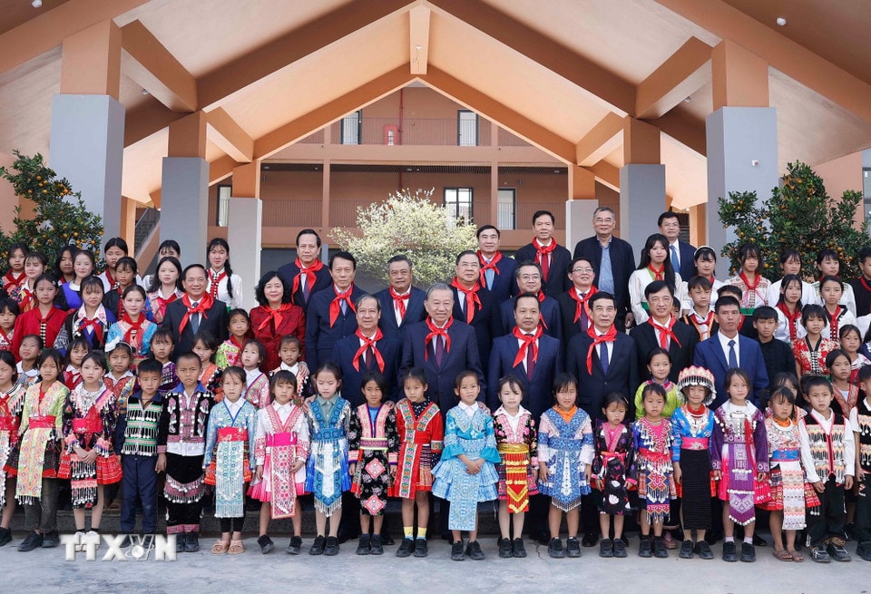 3101-tong-bi-thu-truong-noi-tru-lien-cap-si-pa-phin-7.jpg