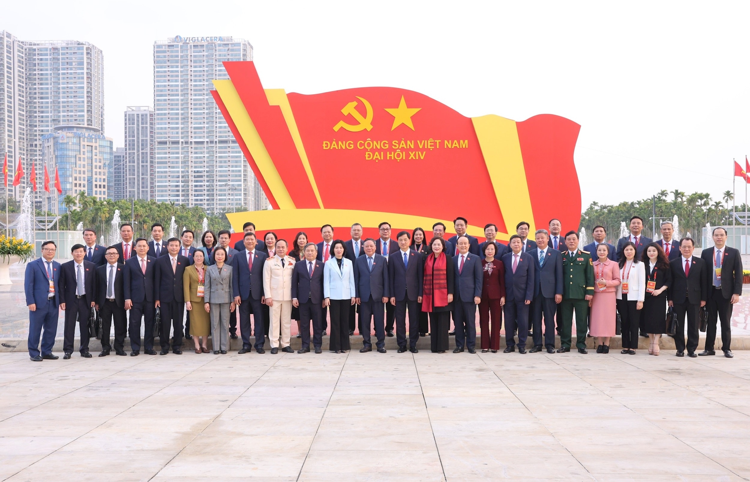 doan-dai-bieu-dang-bo-thanh-pho-ha-noi-du-dai-hoi-dai-bieu-toan-quoc-lan-thu-xiv-cua-dang..jpg