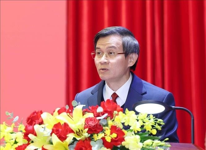 Đồng chí Đoàn Minh Huấn, Ủy viên Bộ Chính trị, Bí thư Đảng ủy, Giám đốc Học viện Chính trị Quốc gia Hồ Chí Minh phát biểu nhận nhiệm vụ. Ảnh: Phương Hoa/TTXVN