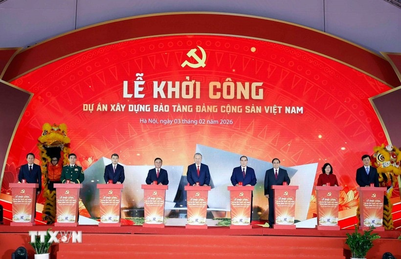 Tổng Bí thư Tô Lâm, Thủ tướng Phạm Minh Chính và các lãnh đạo, nguyên lãnh đạo Đảng, Nhà nước thực hiện nghi thức khởi công dự án xây dựng Bảo tàng Đảng Cộng sản Việt Nam. (Ảnh: Thống Nhất/TTXVN)