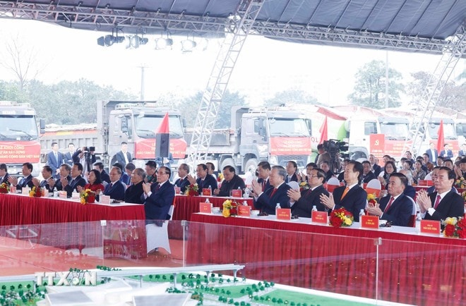 Tổng Bí thư Tô Lâm, Thủ tướng Phạm Minh Chính và các lãnh đạo, nguyên lãnh đạo Đảng, Nhà nước dự Lễ khởi công dự án xây dựng Bảo tàng Đảng Cộng sản Việt Nam. (Ảnh: Thống Nhất/TTXVN)