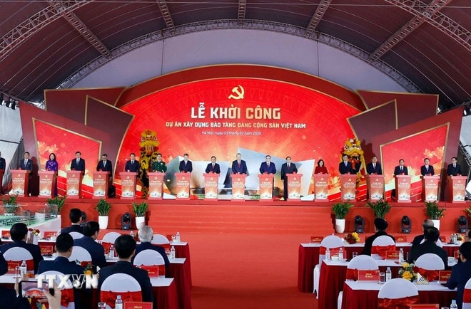 Tổng Bí thư Tô Lâm, Thủ tướng Phạm Minh Chính và các lãnh đạo, nguyên lãnh đạo Đảng, Nhà nước thực hiện nghi thức khởi công dự án xây dựng Bảo tàng Đảng Cộng sản Việt Nam. (Ảnh: Thống Nhất/TTXVN)