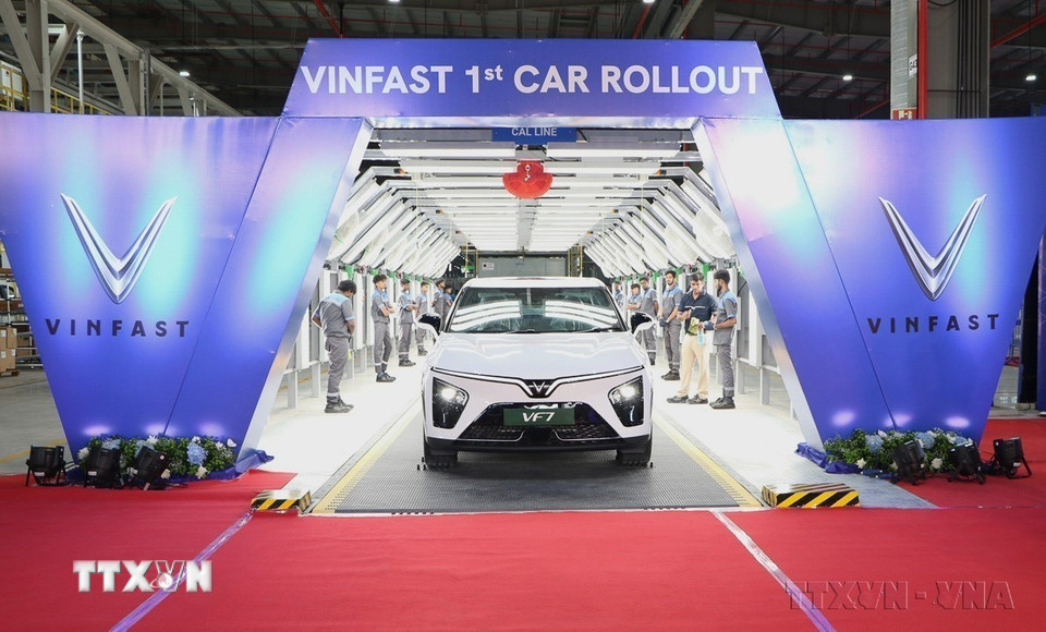 Ngày 4/8/2025, VinFast Việt Nam chính thức khánh thành Nhà máy lắp ráp ô tô điện (EV) tại Khu công nghiệp SIPCOT, thành phố Thoothukudi, bang Tamil Nadu (Ấn Độ). Sự kiện là lời khẳng định cam kết lâu dài và nghiêm túc đối với thị trường ôtô lớn thứ ba thế giới, đồng thời thể hiện niềm tin của VinFast vào vai trò chiến lược của Ấn Độ trong tương lai ngành công nghiệp xe điện toàn cầu. (Ảnh: Ngọc Thúy/TTXVN)