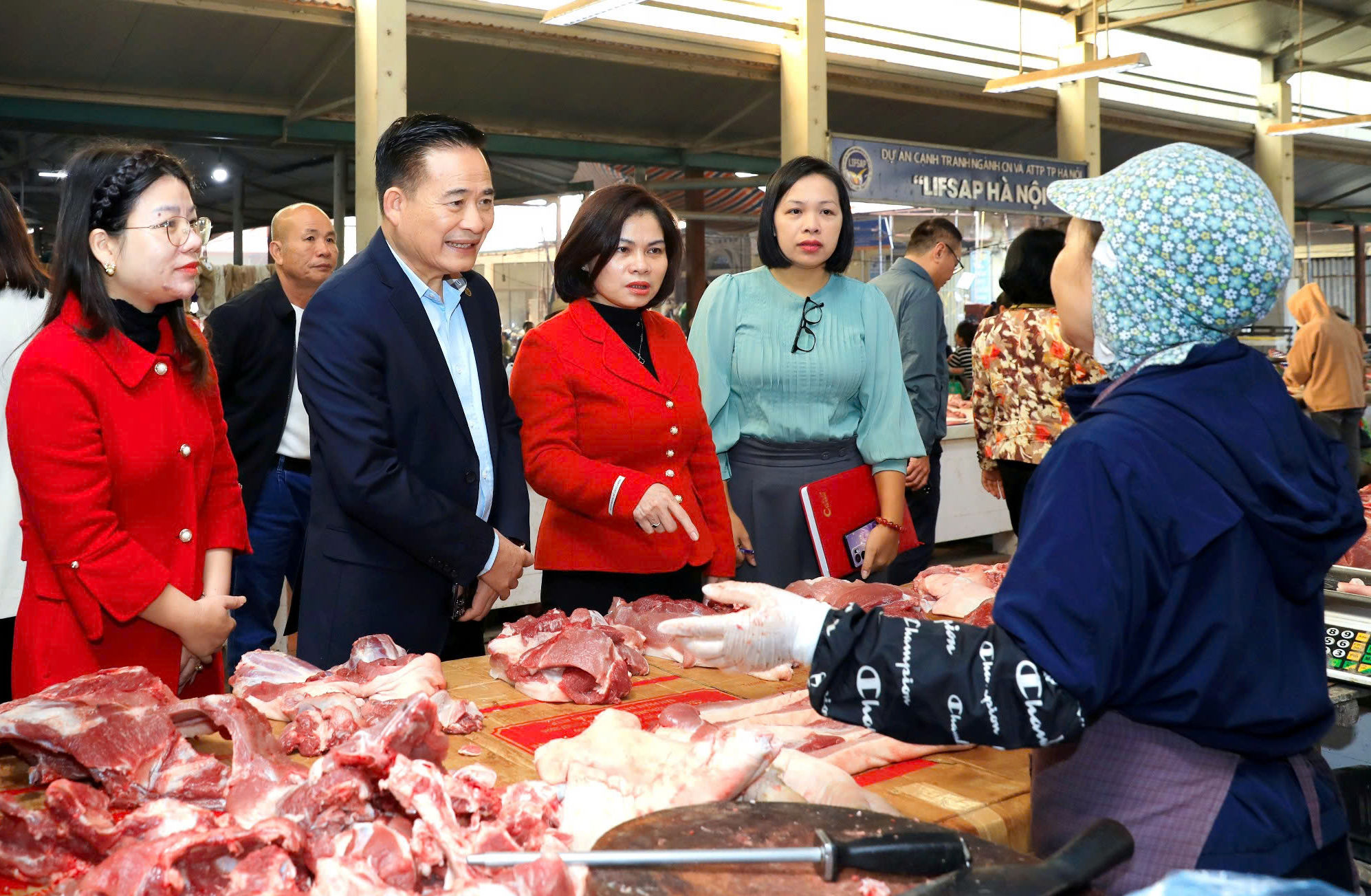 Hanoi bys folkeråds kultur- og samfunnsundersøkelse om mattrygghet i Dai Xuyen kommune..jpg