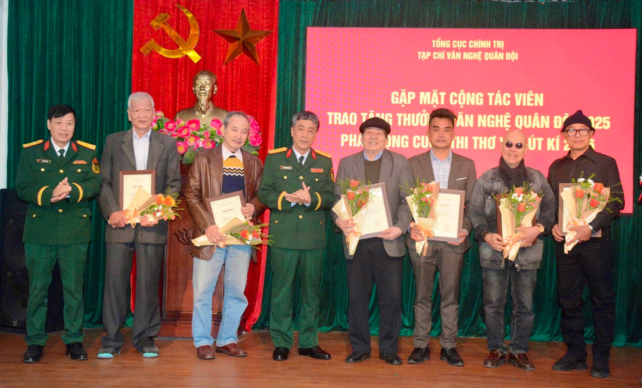 tang-thuong-vnqd.jpg