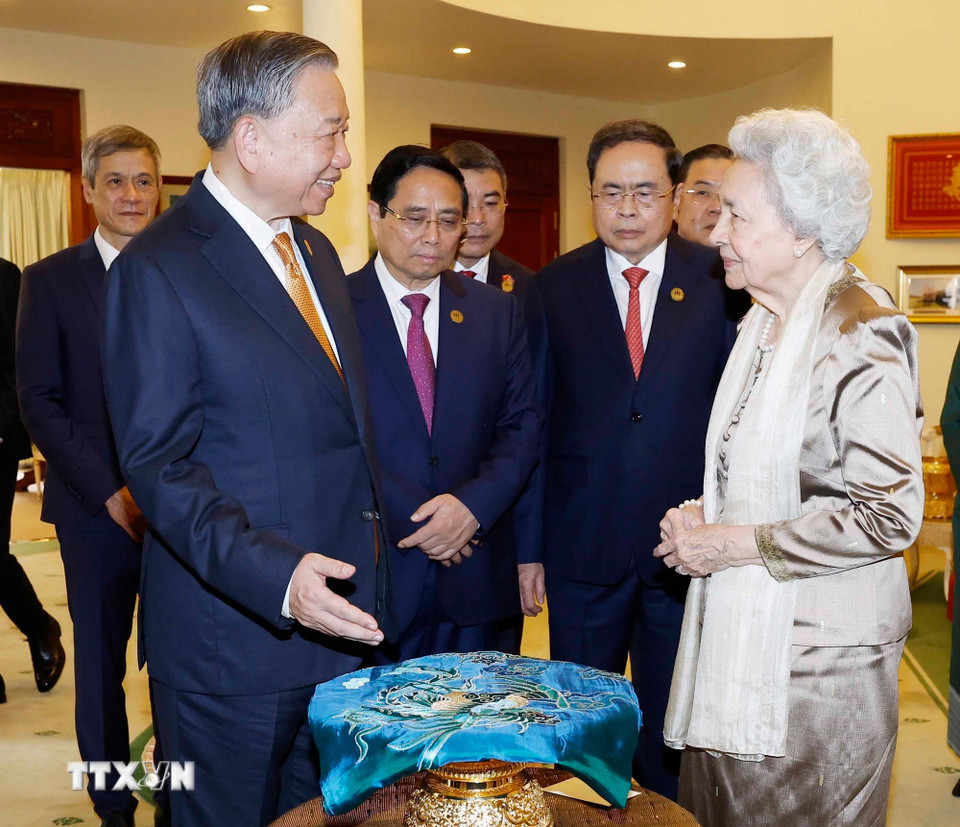 tong-bi-thu-to-lam-tham-hoang-thai-hau-norodom-monineath-sihanouk-1.jpg