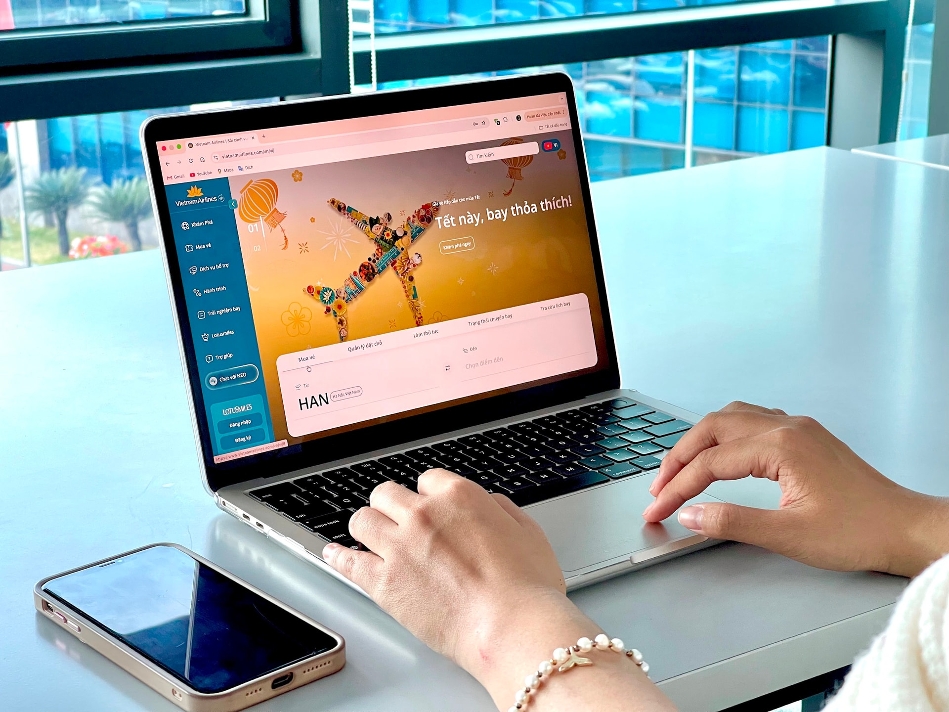 Vietnam Airlines giới thiệu website “Cửa ngõ số” trong chiến lược hãng hàng không 5 sao. Ảnh: VNA