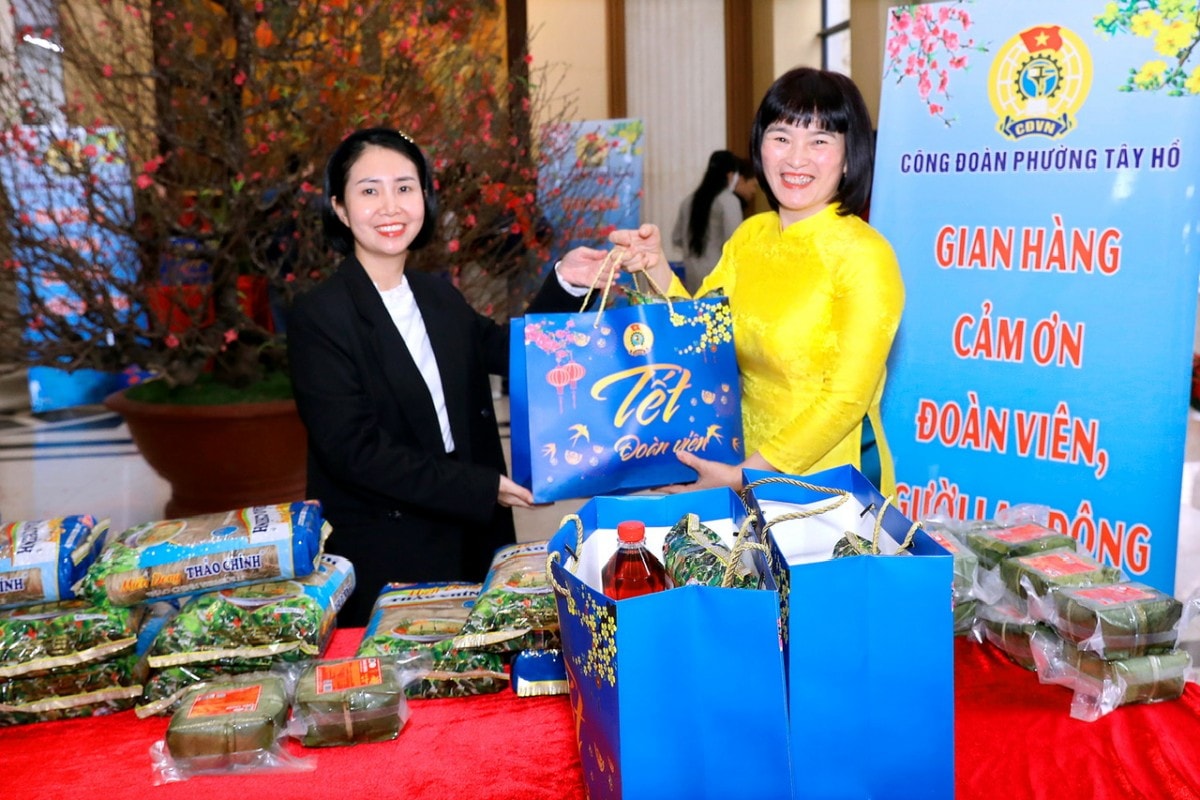 Công đoàn phường Tây Hồ chăm lo Tết cho người lao động, phát động phong trào thi đua đổi mới sáng tạo năm 2026