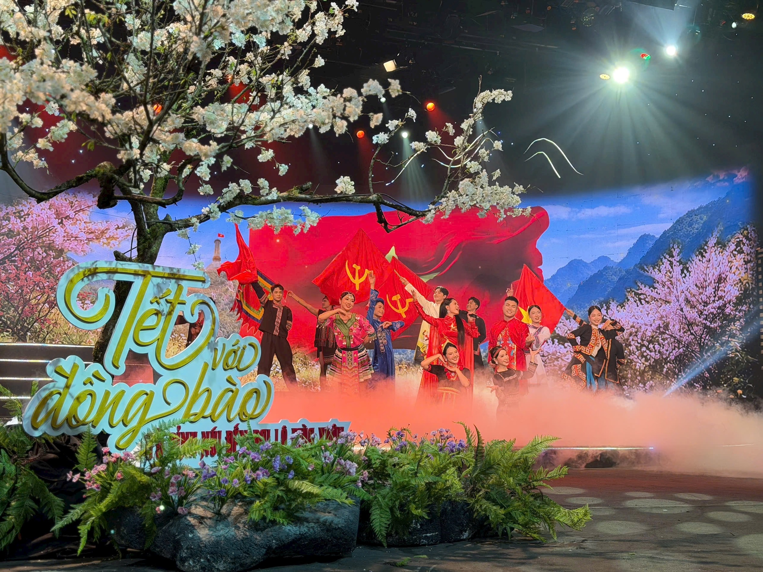 tet-voi-dong-bao-2.jpg