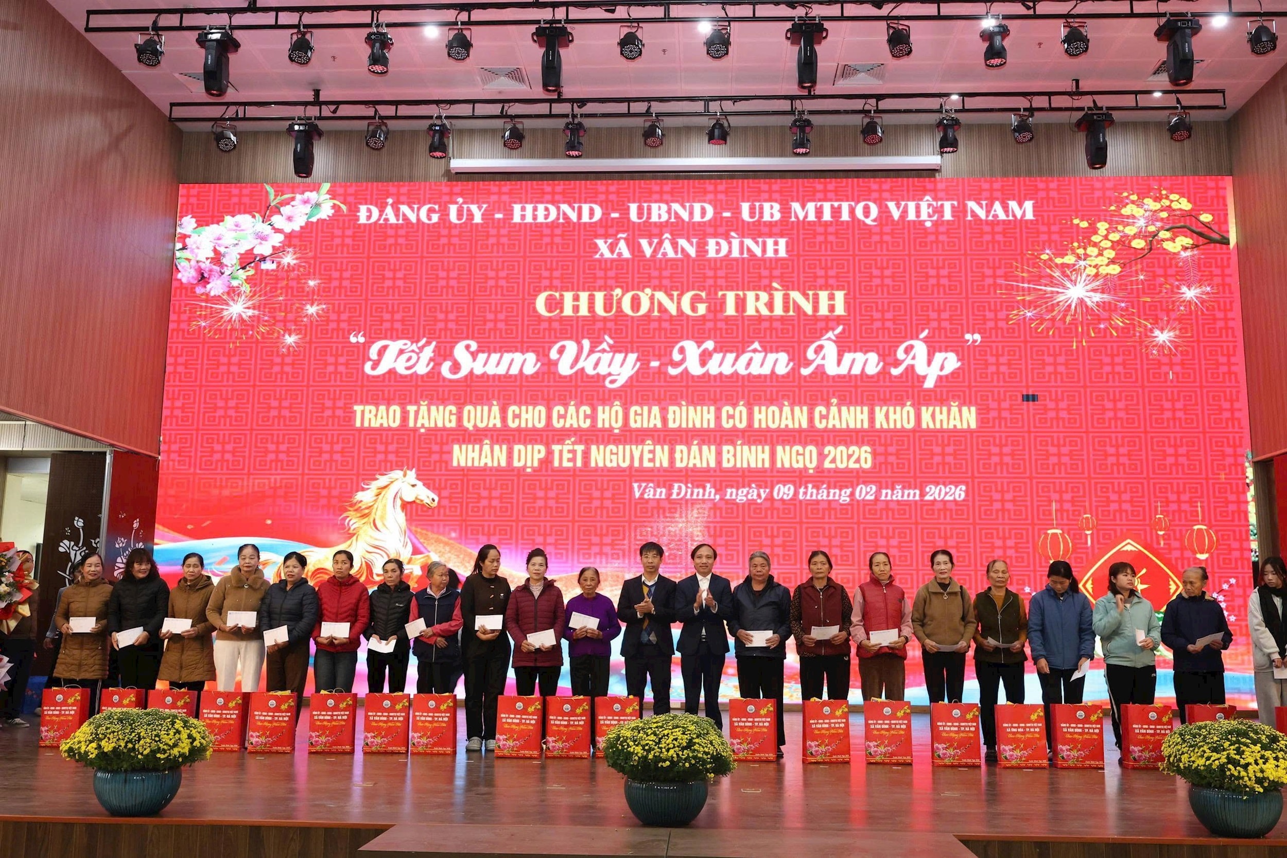 tet-van-di3nh.jpg