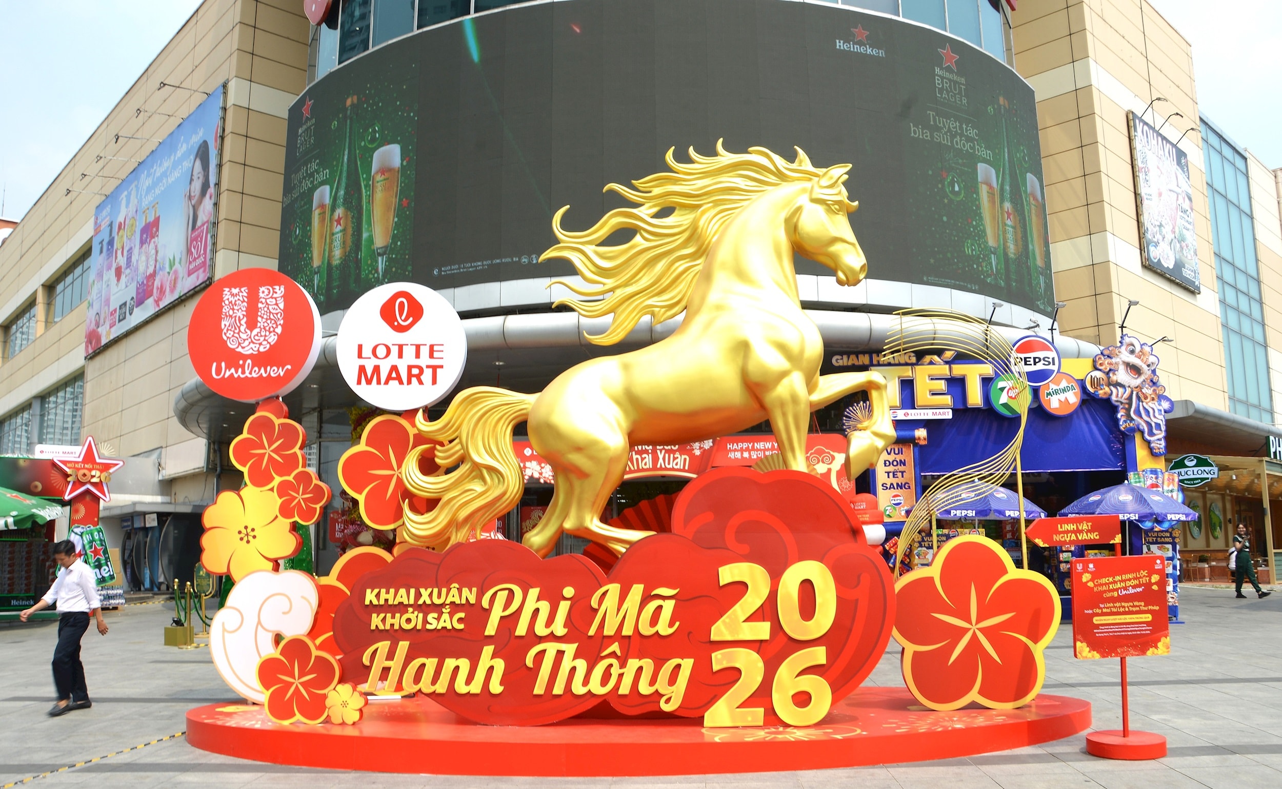 lam_6350.jpg