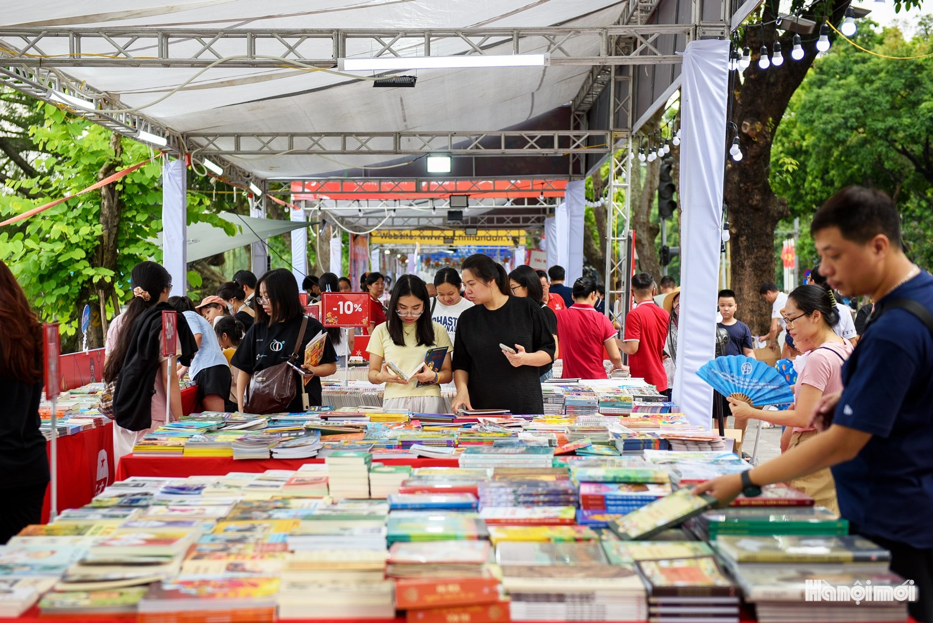 hoi-sach-ha-noi-2025.jpg