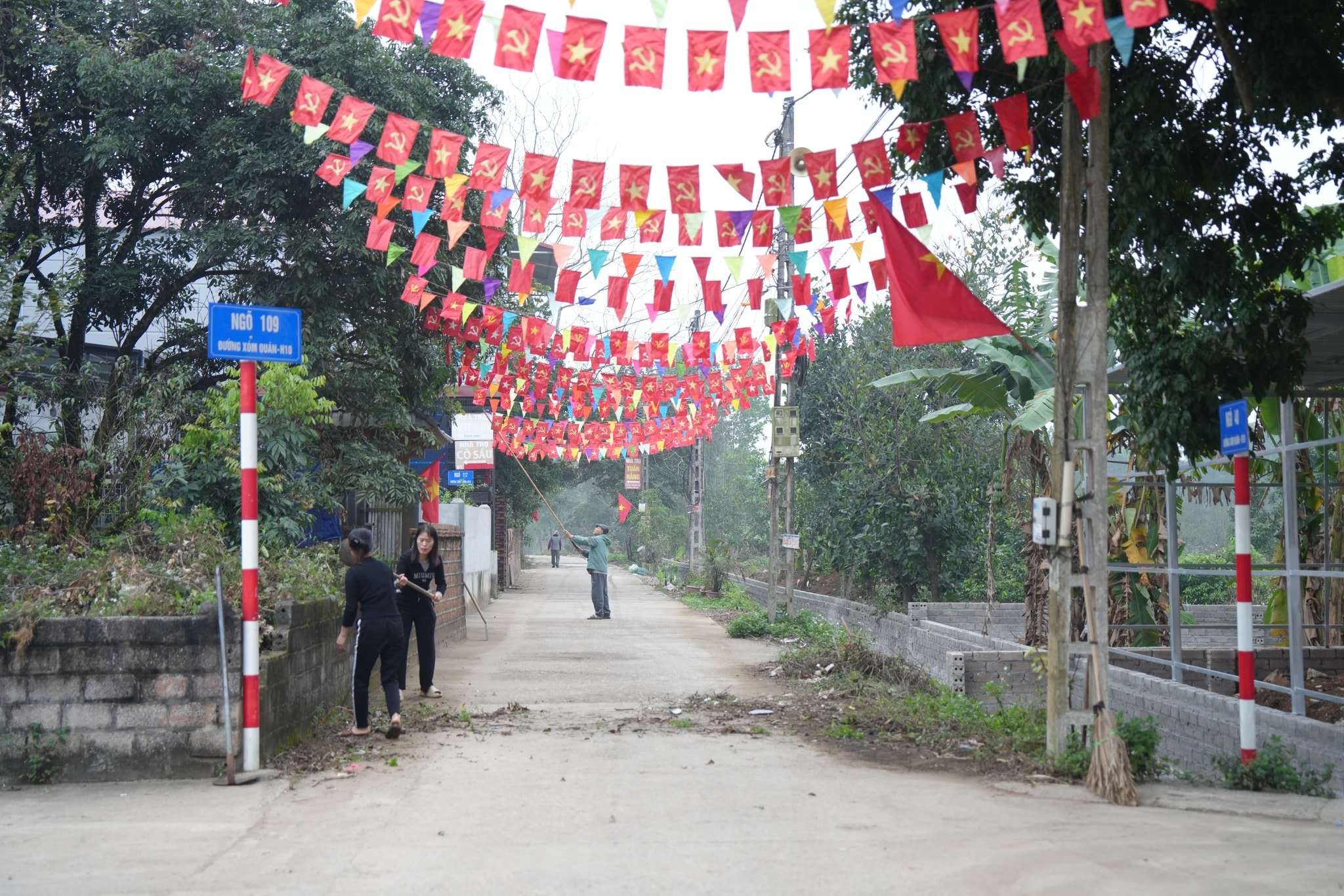 Die festliche Atmosphäre von Tet (vietnamesisches Mondneujahr) breitet sich bereits in den Dörfern und Weilern der Gemeinde Ha Bang aus.