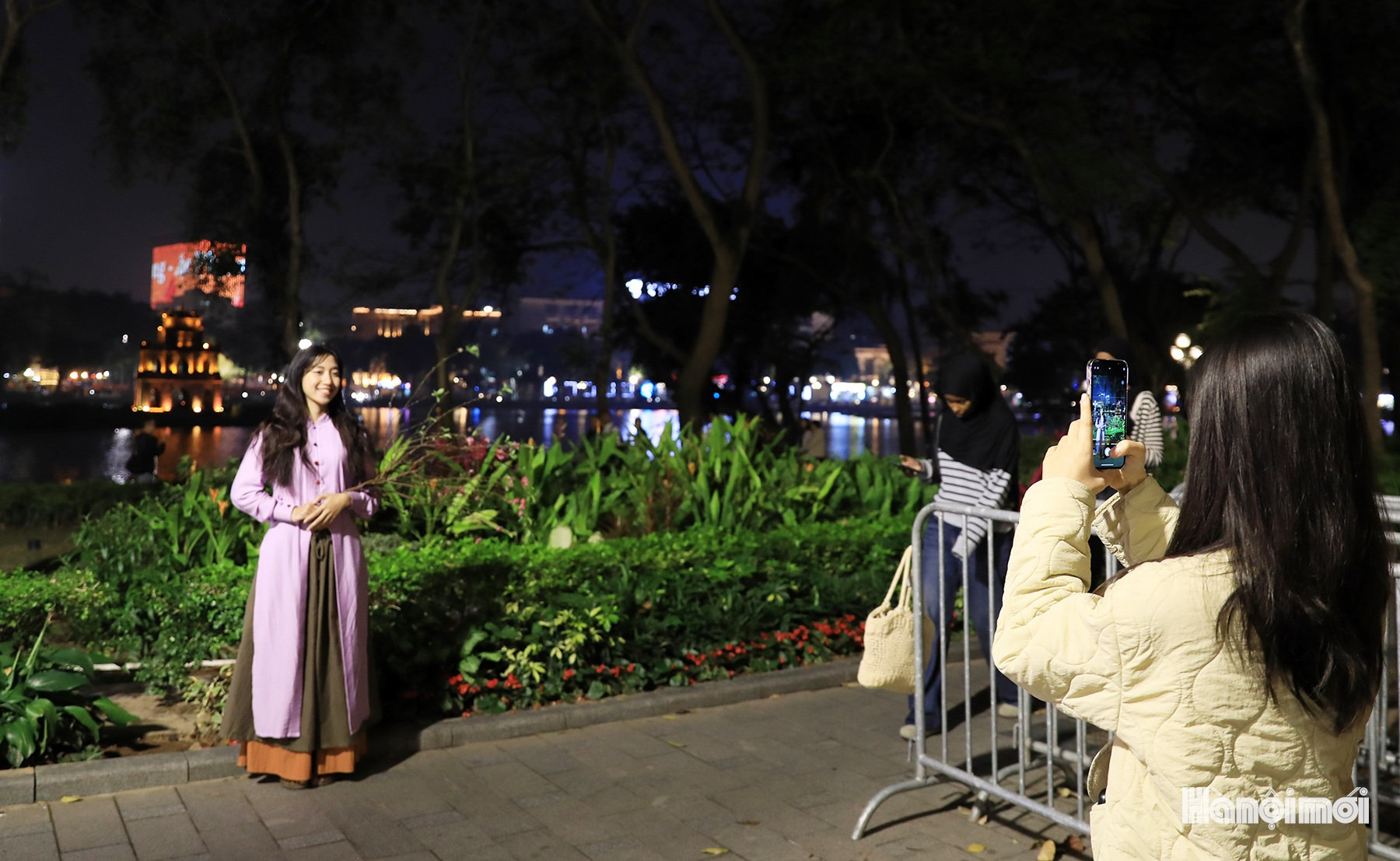 W_ha-noi-lung-linh-dem-giap-tet-6.jpg