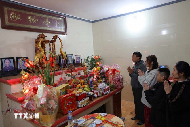 ttxvn-2601-van-khan-giao-thua.jpg
