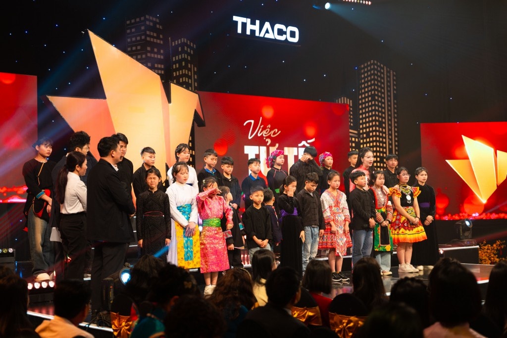 Thầy giáo Nguyễn Văn Diện và các học trò