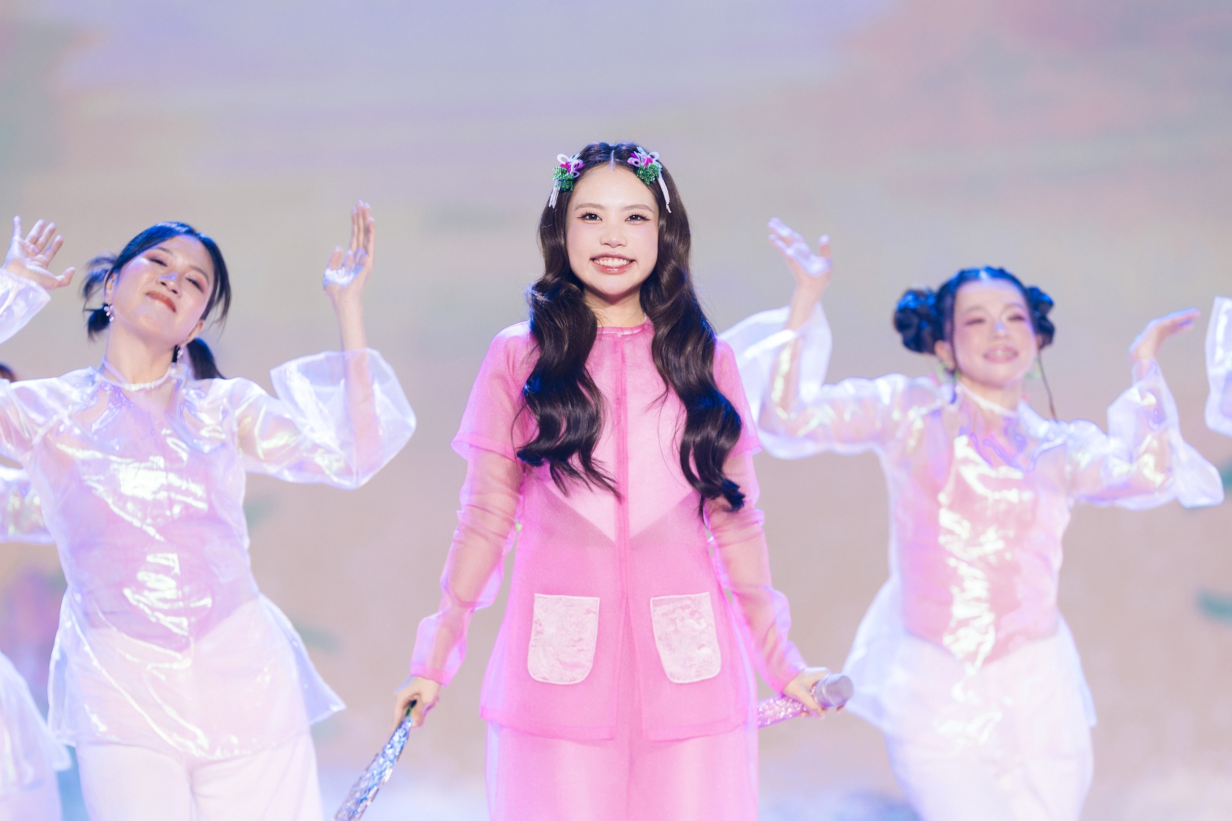 hxc-phuong-my-chi.jpg