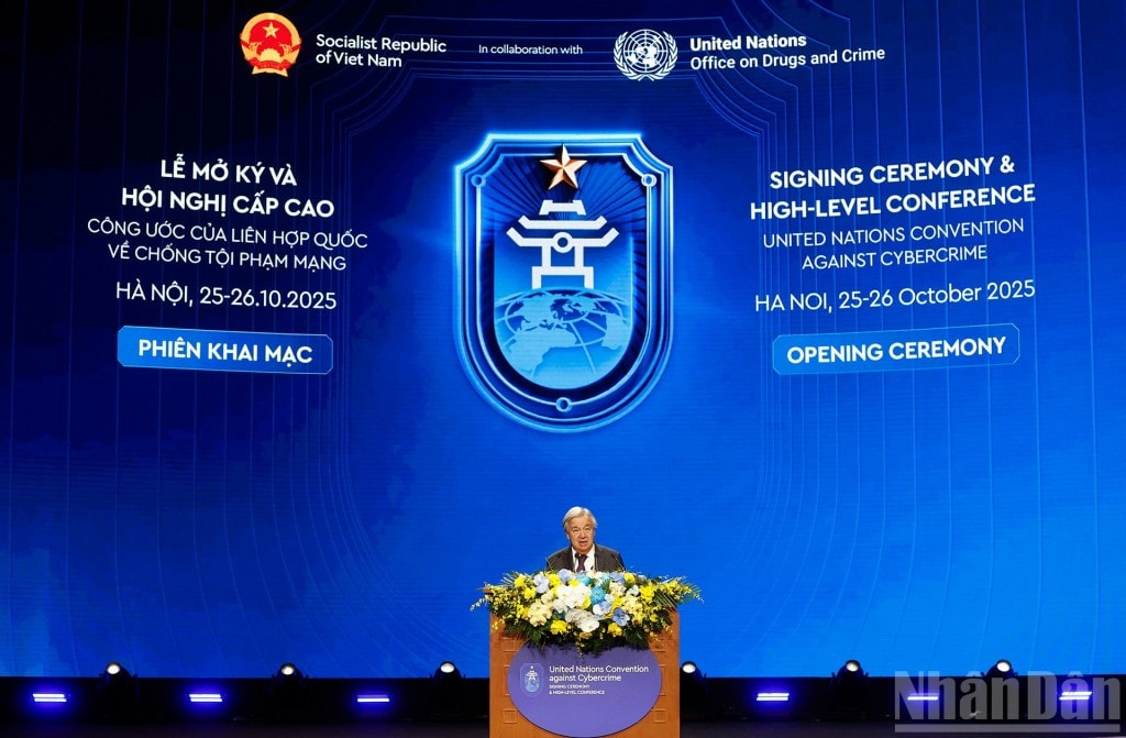 Tổng Thư ký LHQ António Guterres phát biểu tại Phiên khai mạc cấp cao Lễ mở ký Công ước Hà Nội, tháng 10/2025