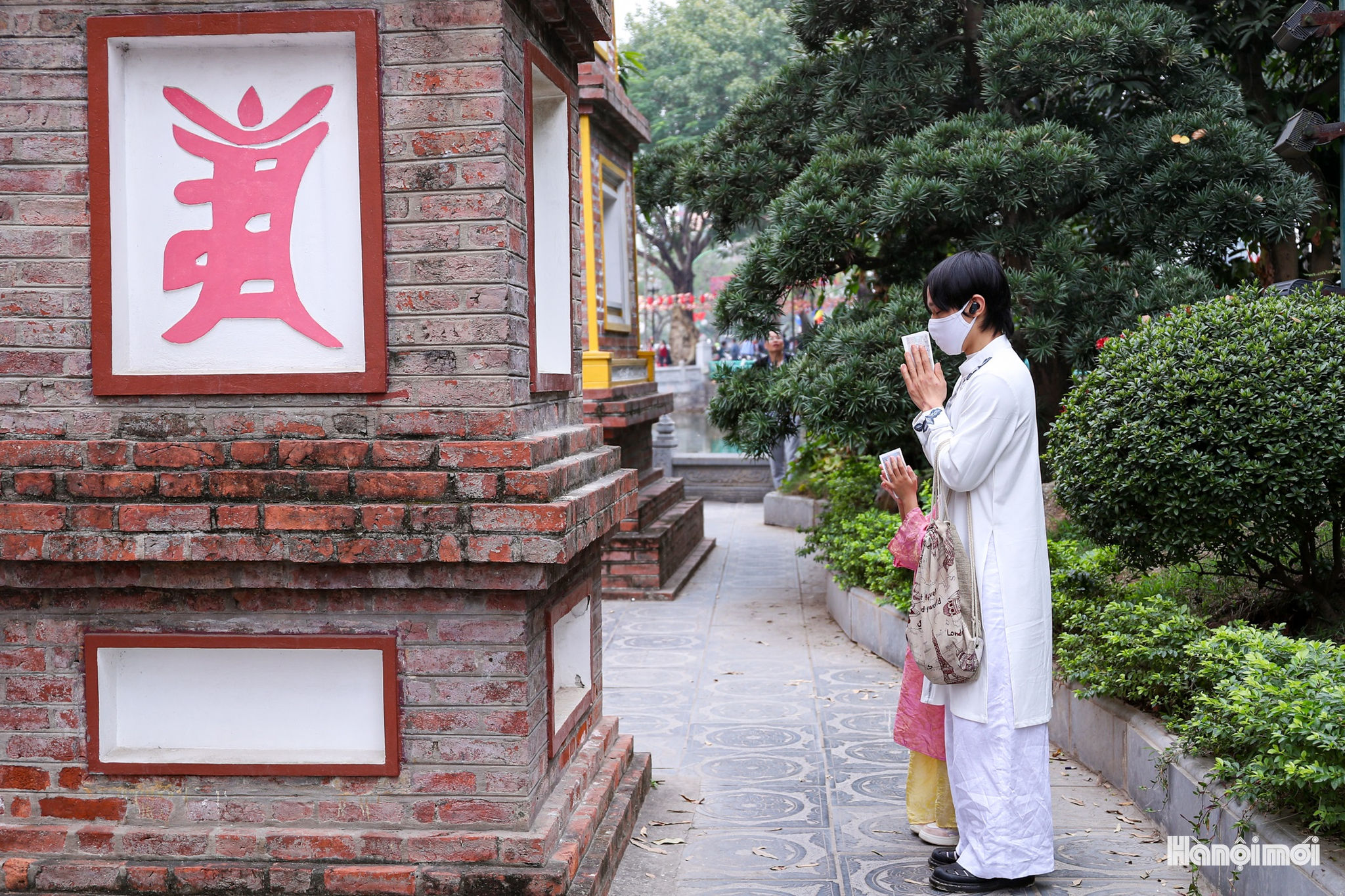 W_nguoi-dan-di-le-dau-nam-11.1.jpg