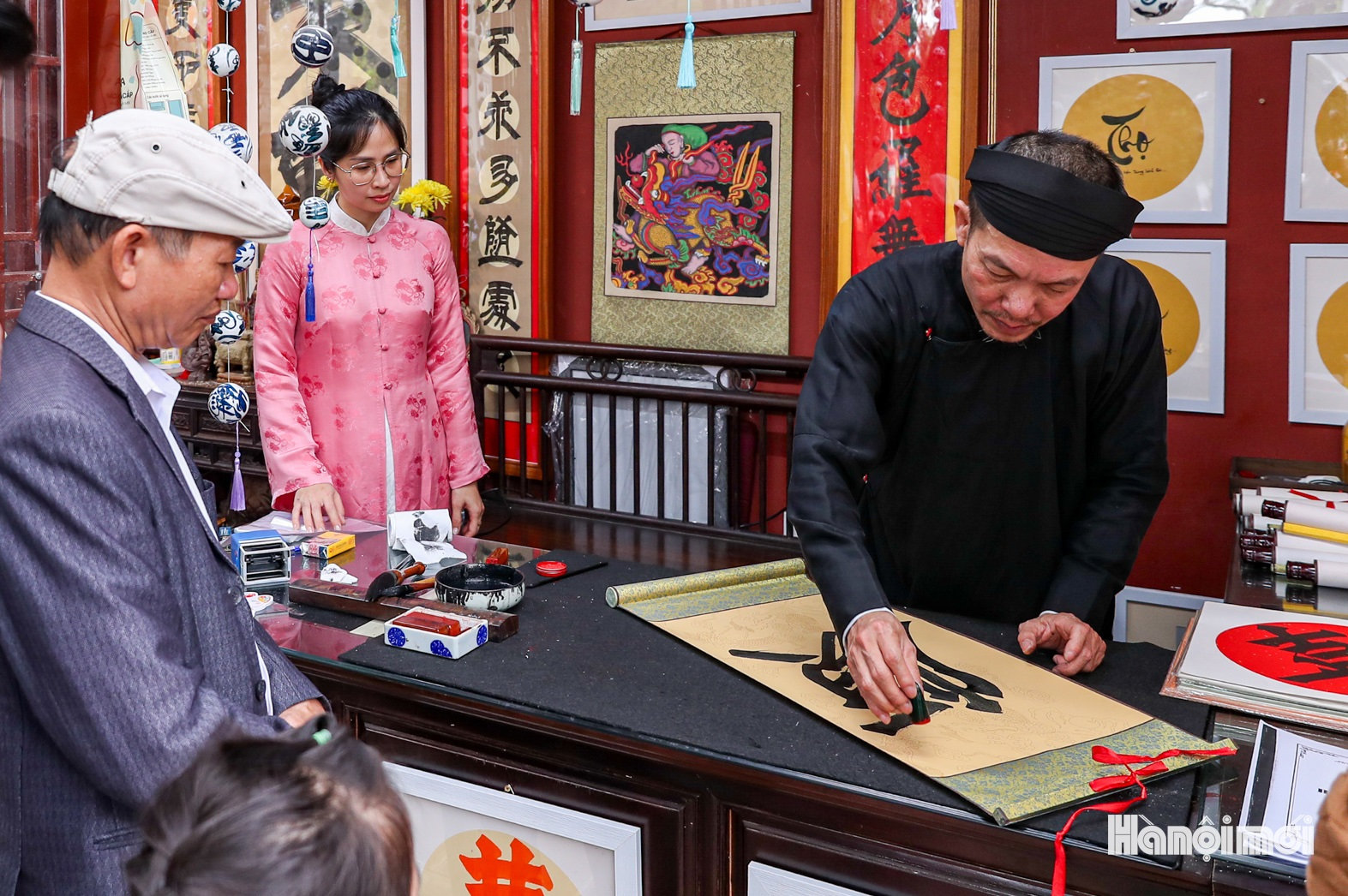W_nguoi-dan-di-le-dau-nam-12.jpg
