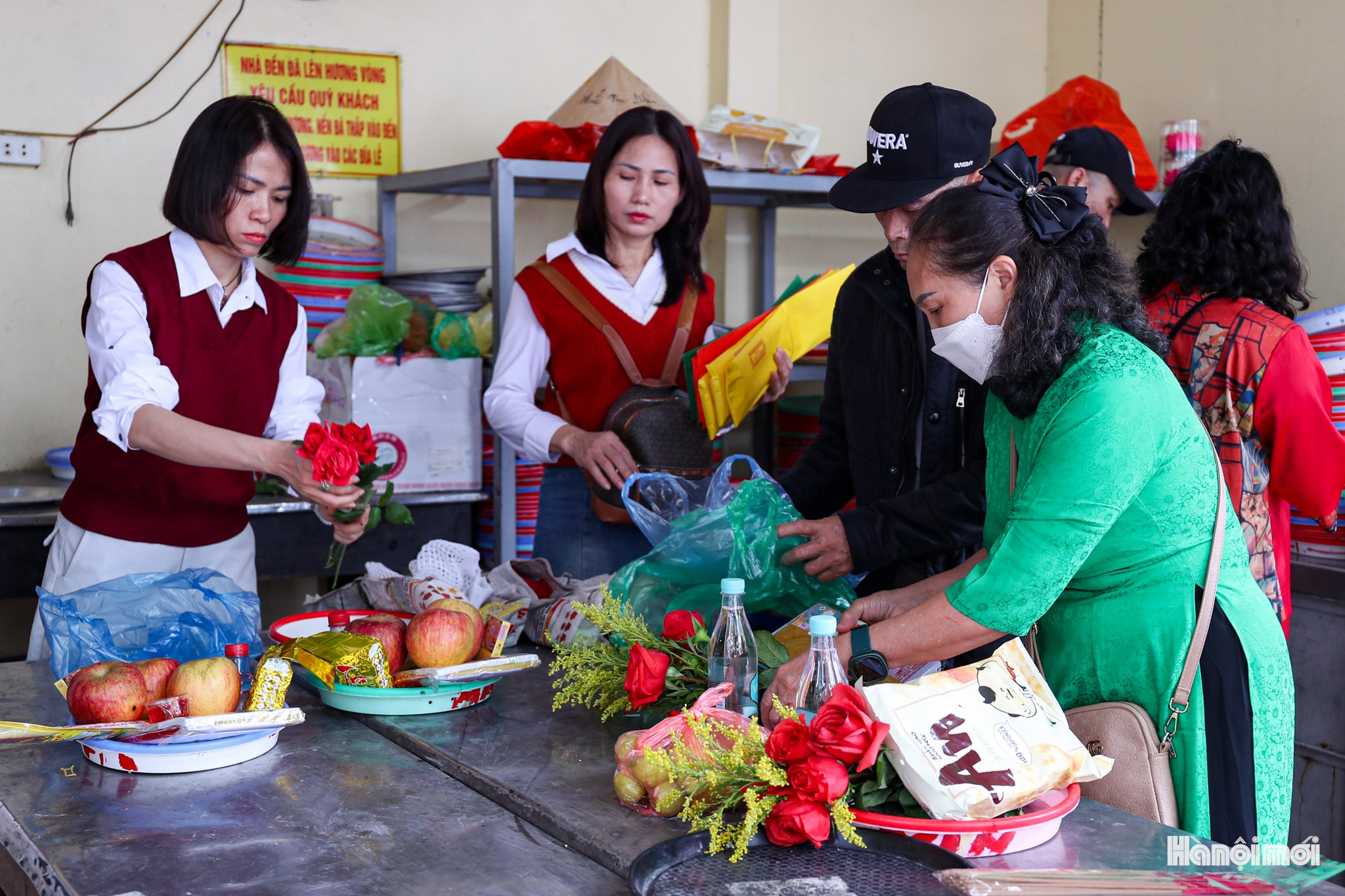 W_nguoi-dan-di-le-dau-nam-7.jpg