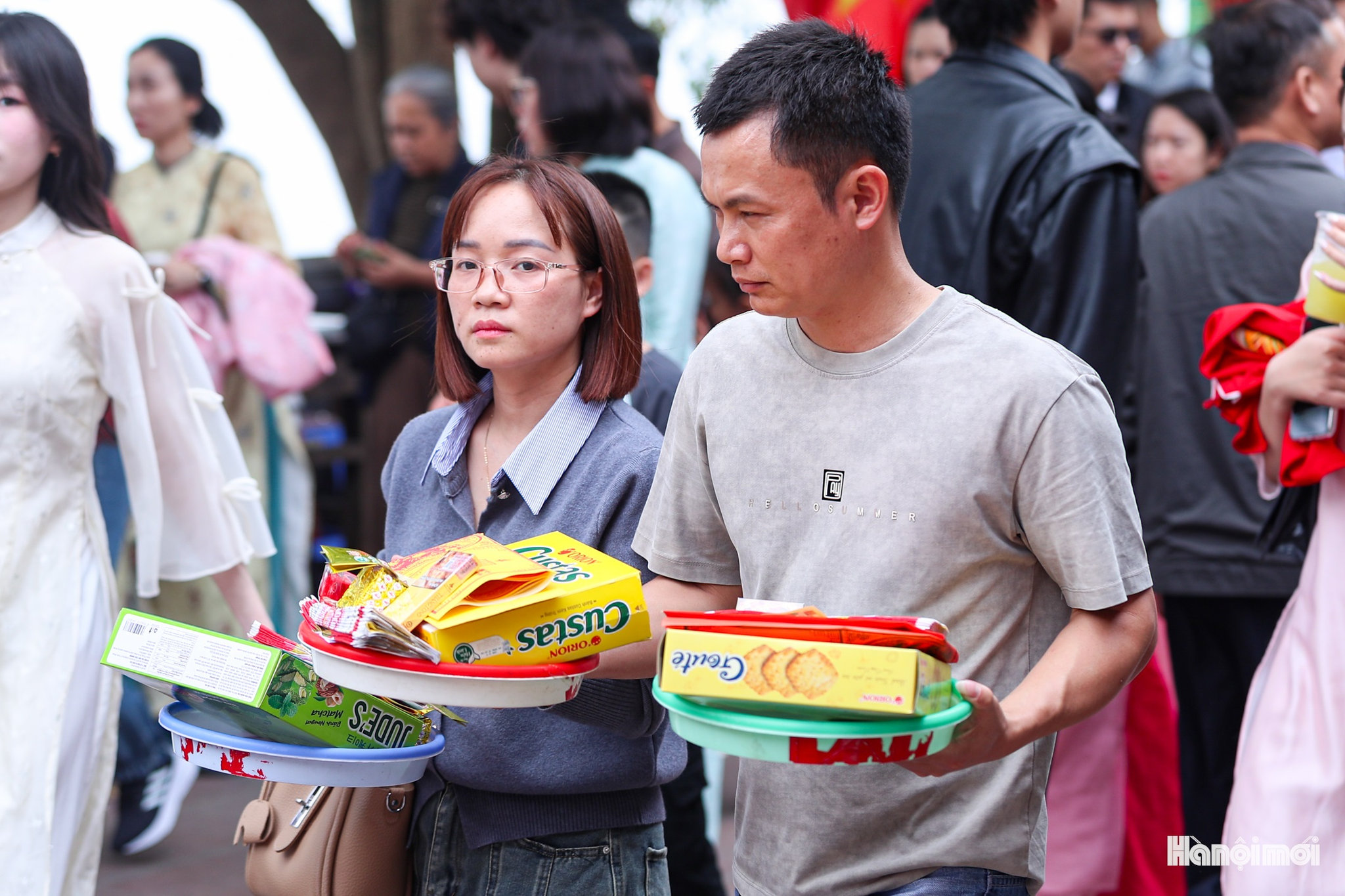 W_nguoi-dan-di-le-dau-nam-8.jpg