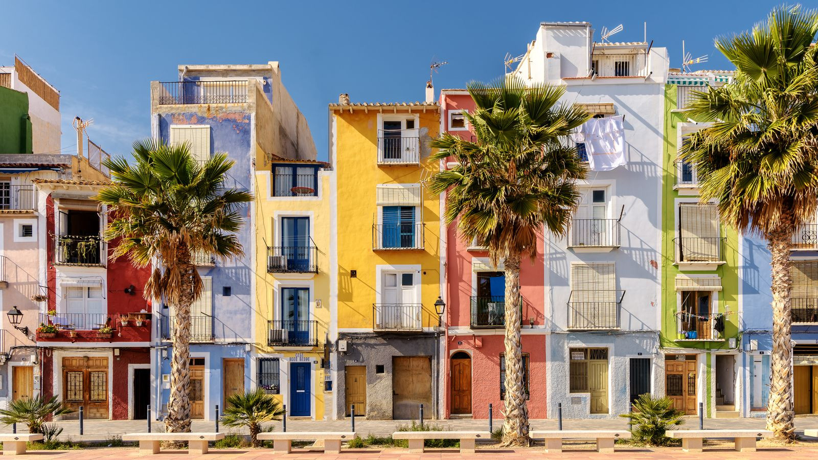 skynews-spain-beach-homes-alicante_6798573.jpg