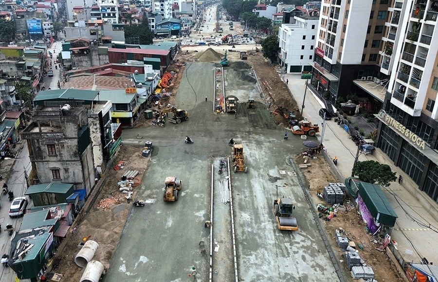 کار ساخت و ساز در پروژه جاده کمربندی ۲.۵، بخشی از سد هونگ تا بزرگراه ملی ۱A (عکس: نگوین کوانگ)