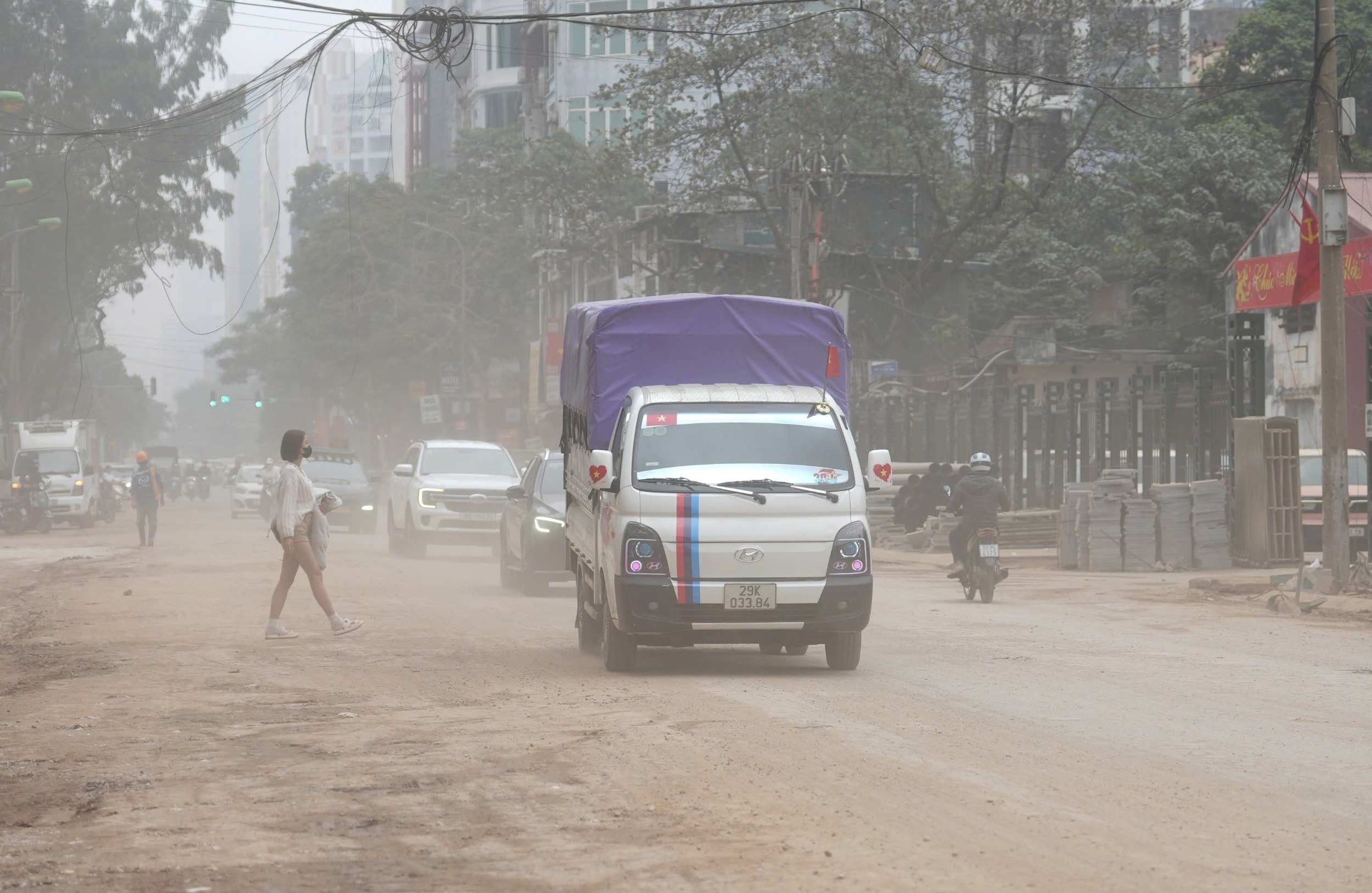 bui-mu-mit-tren-tuyen-duong-nguyen-tuan-phuong-thanh-xuan-..jpg