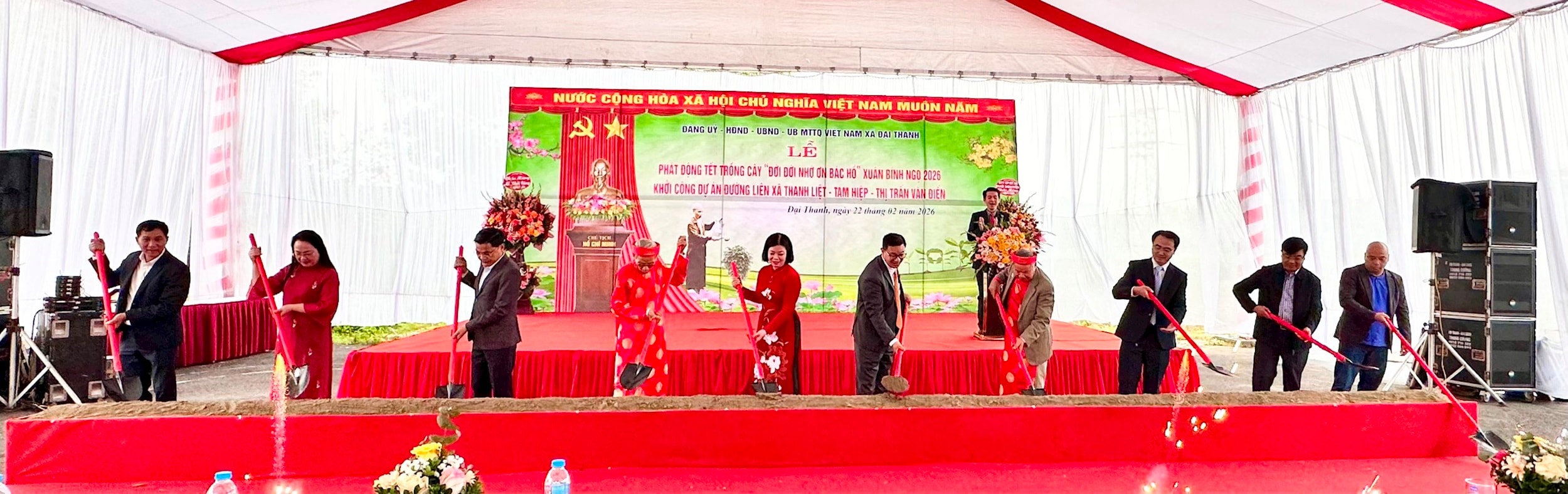 Lãnh đạo xã Đại Thanh khởi công tuyến đường liên xã Thanh Liệt – Tam Hiệp – Thị trấn Văn Điển. Ảnh: Mai Duyên