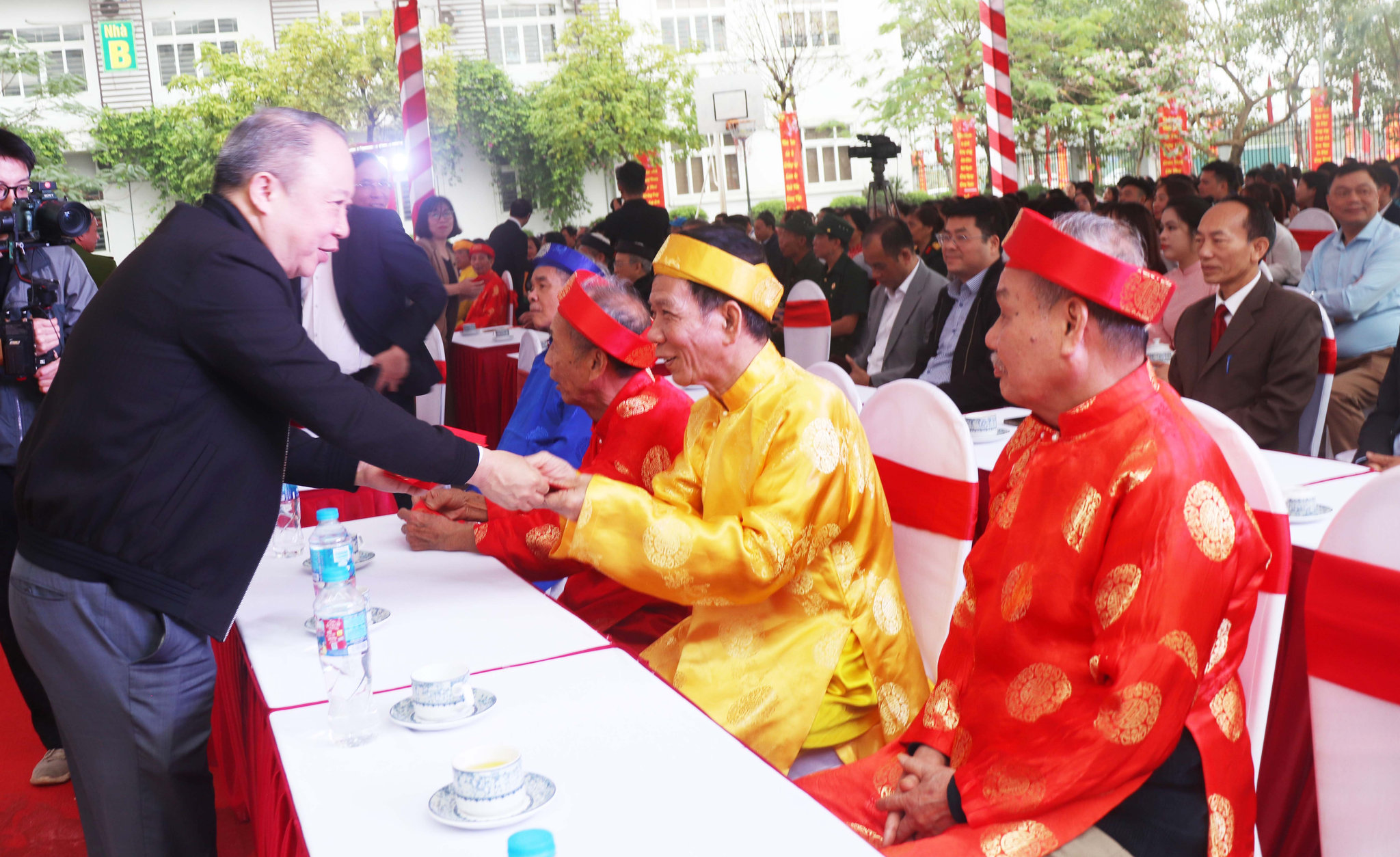 phu_dien_phat_dong_tet_trong_cay8.jpg