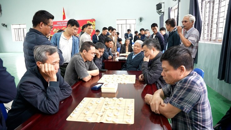 Người dân tham gia giải. Ảnh: Cao Tùng