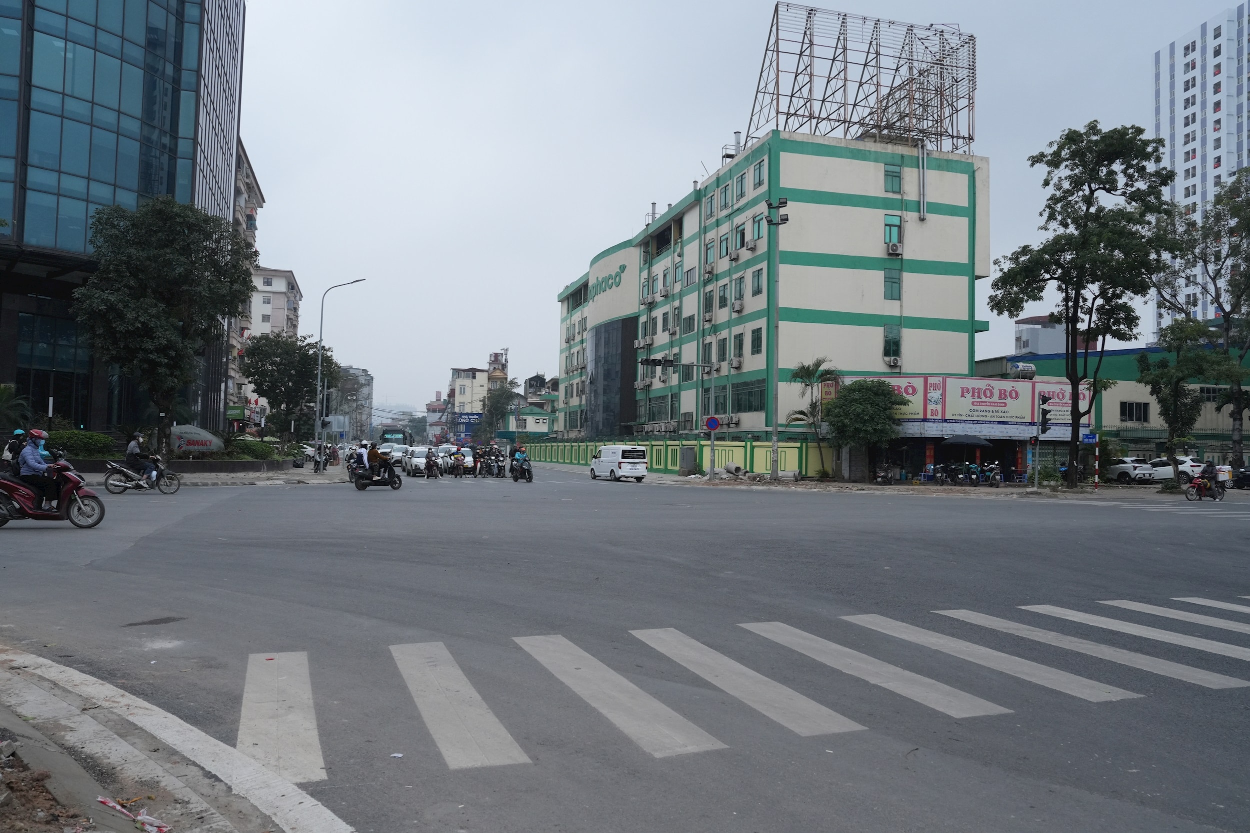 Il vicolo 15 Ngoc Hoi, nel quartiere Yen So di Hanoi, è sgombro dal traffico nei primi giorni del nuovo anno. Foto: Minh Duc.