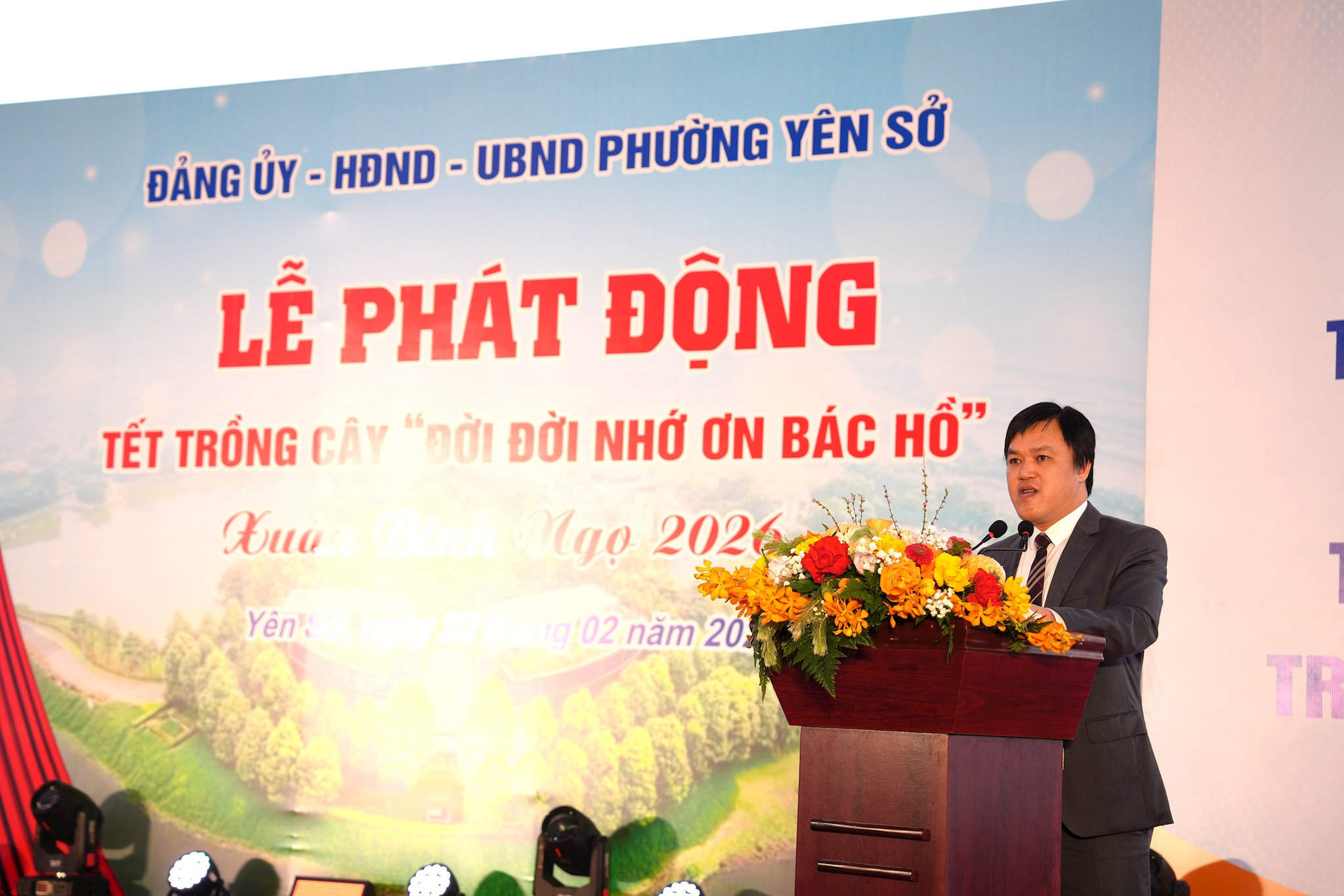 Phó Bí thư Đảng ủy, Chủ tịch UBND phường Yên Sở Vũ Tuấn Đạt phát biểu phát động tại buổi lễ. Ảnh: Minh Đức