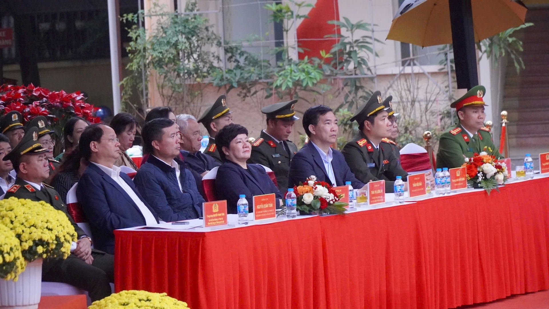 Chủ tịch HĐND TP Phùng Thị Hồng Hà dự Tết trồng cây tại Hà Đông