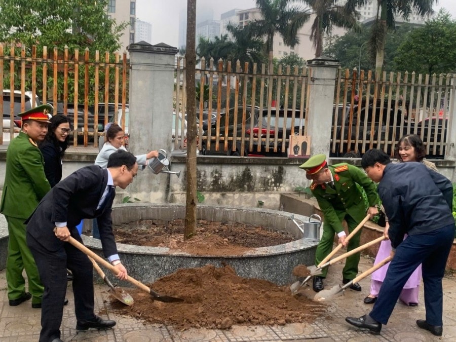 Phường Yên Hòa hưởng ứng Tết Trồng cây Xuân Bính Ngọ 2026