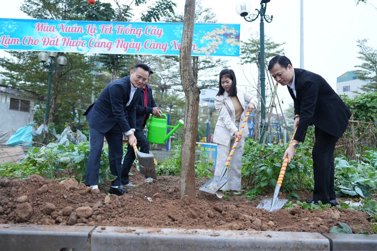 lanh-dao-phu-luong-trong-cay.jpg
