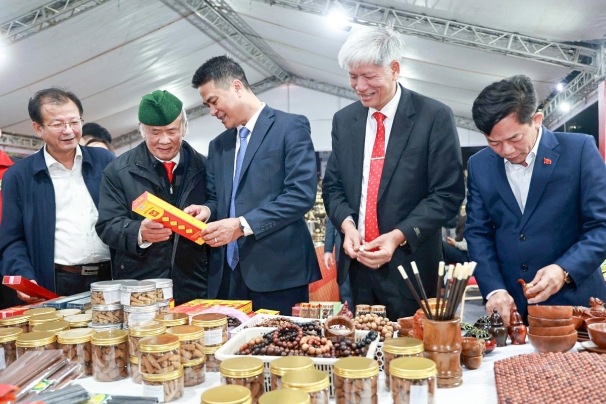 Đưa văn hóa trở thành nguồn lực nội sinh cho sự phát triển bền vững tại xã Ứng Thiên