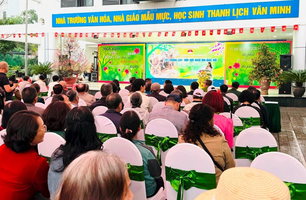 Phường Kim Liên phát động Tết trồng cây Xuân Bính Ngọ 2026: Chung tay kiến tạo đô thị xanh