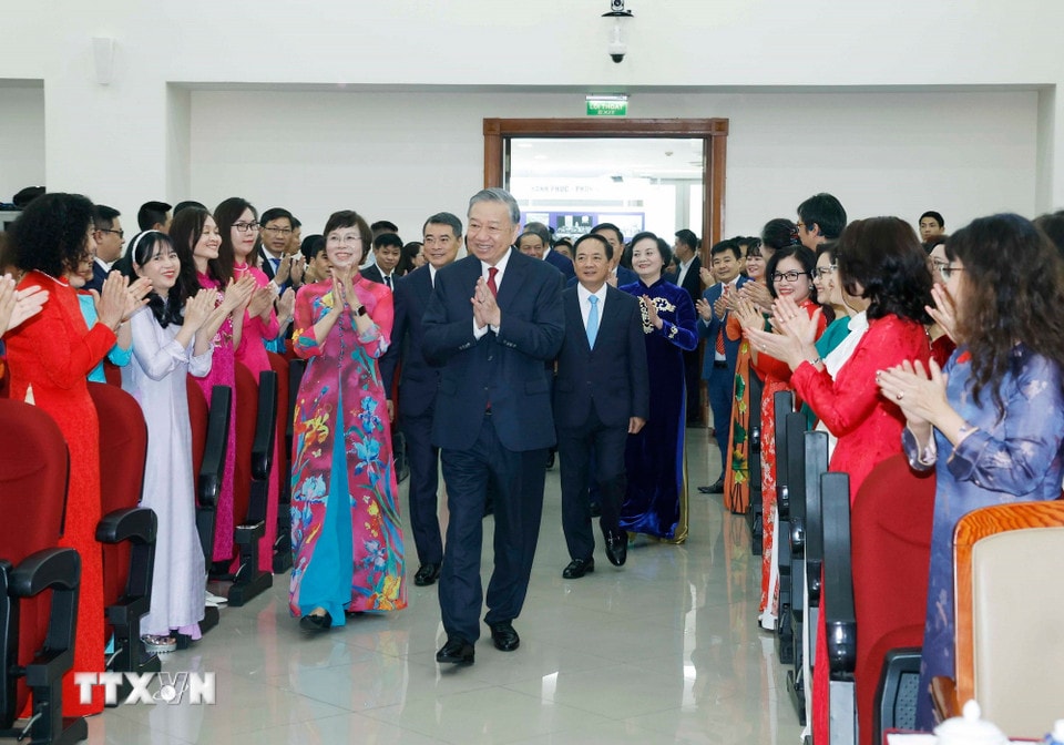 tong-bi-thu-to-lam-chuc-tet-thong-tan-xa-viet-nam-18.jpg