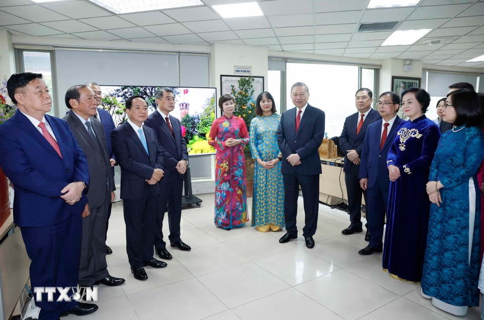 tong-bi-thu-to-lam-chuc-tet-thong-tan-xa-viet-nam-23.jpg