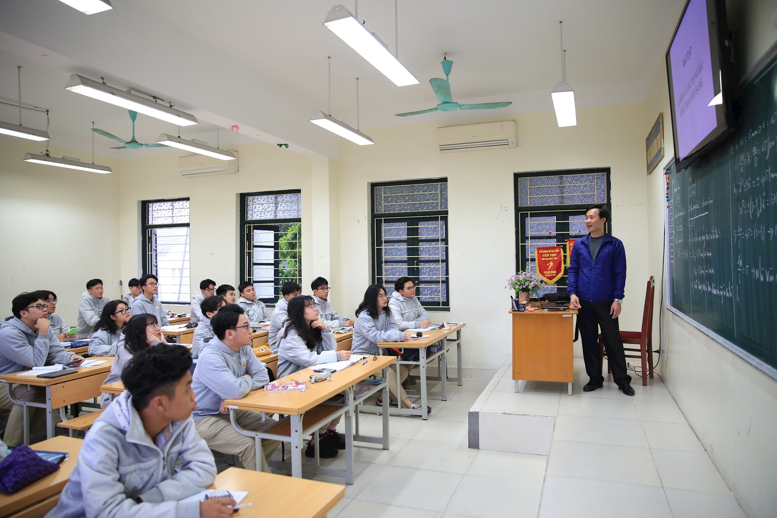 mot-tiet-hoc-sinh-sinh-lop-12-truong-trung-hoc-pho-thong-phan-huy-chu-dong-da.-anh-nguyen-quang.jpg