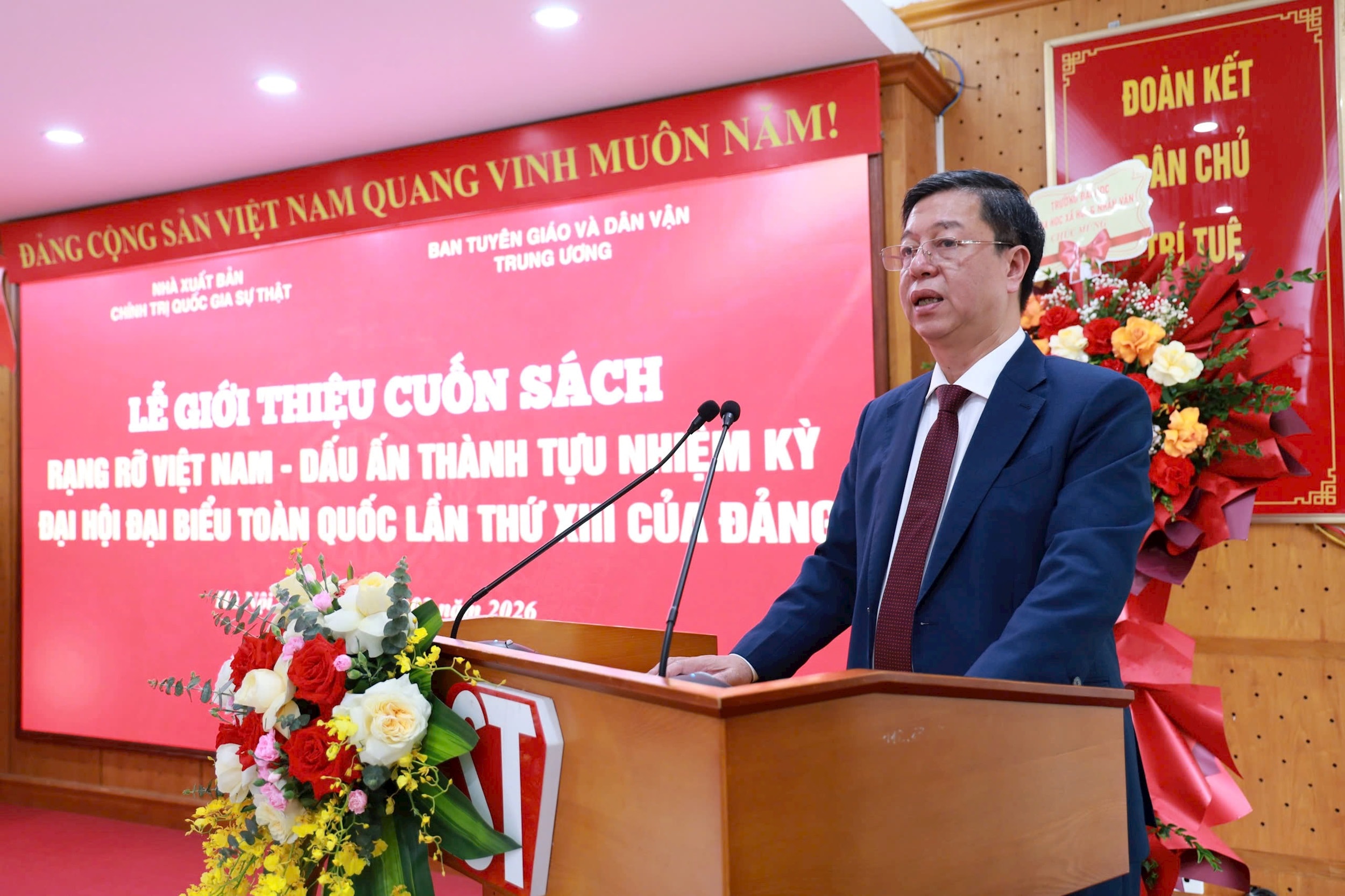 rang-ro-viet-nam-vu-trong-lam.jpg